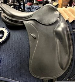 Equipe Elegance Mono Dressage Saddle 17" M Black Ex Demo