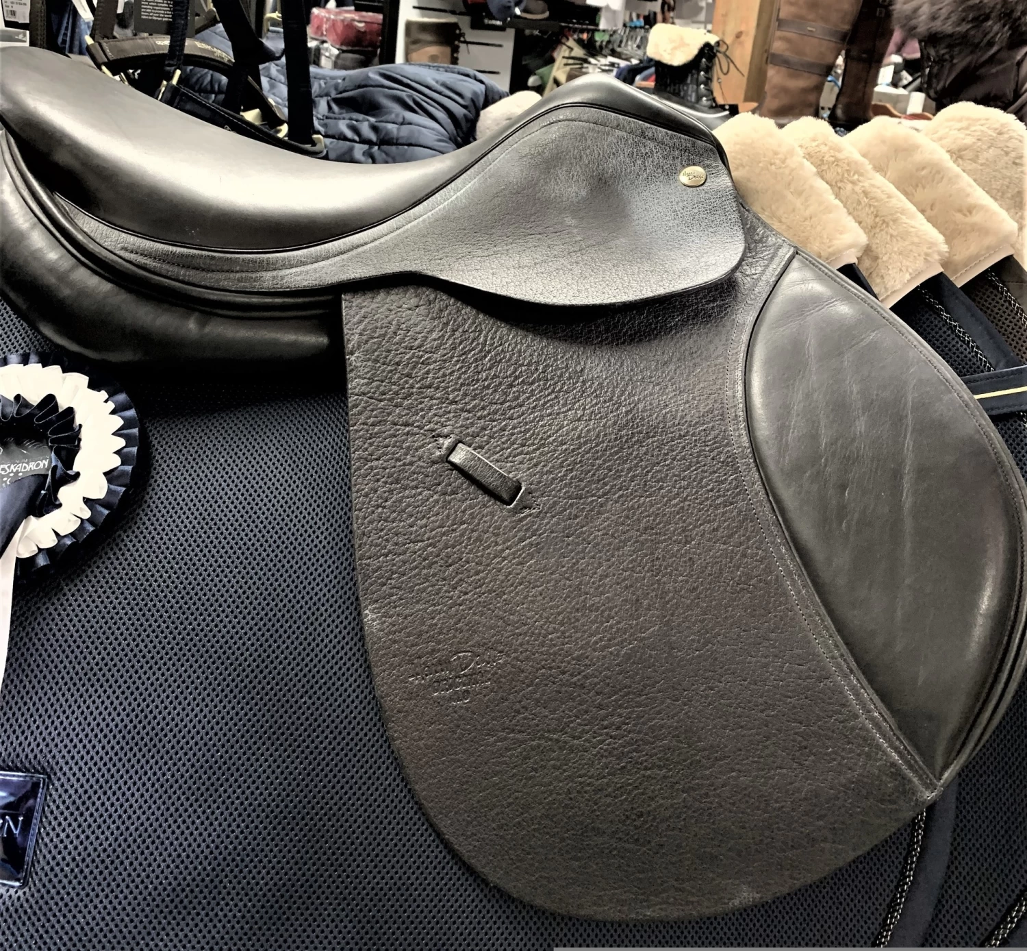 Harry Dabbs AO Original Jump Saddle 17 1/2" Narrow Black Buffalo Leather Ex Demo 1 Harry Dabbs AO Original Jump Saddle 17 1/2" Narrow Black Buffalo Leather Ex Demo