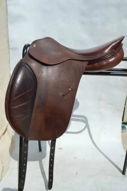 Harry Dabbs Close Contact Flat Seat Dressage 17 1/2" NM Autumn Gold Second Hand Saddle
