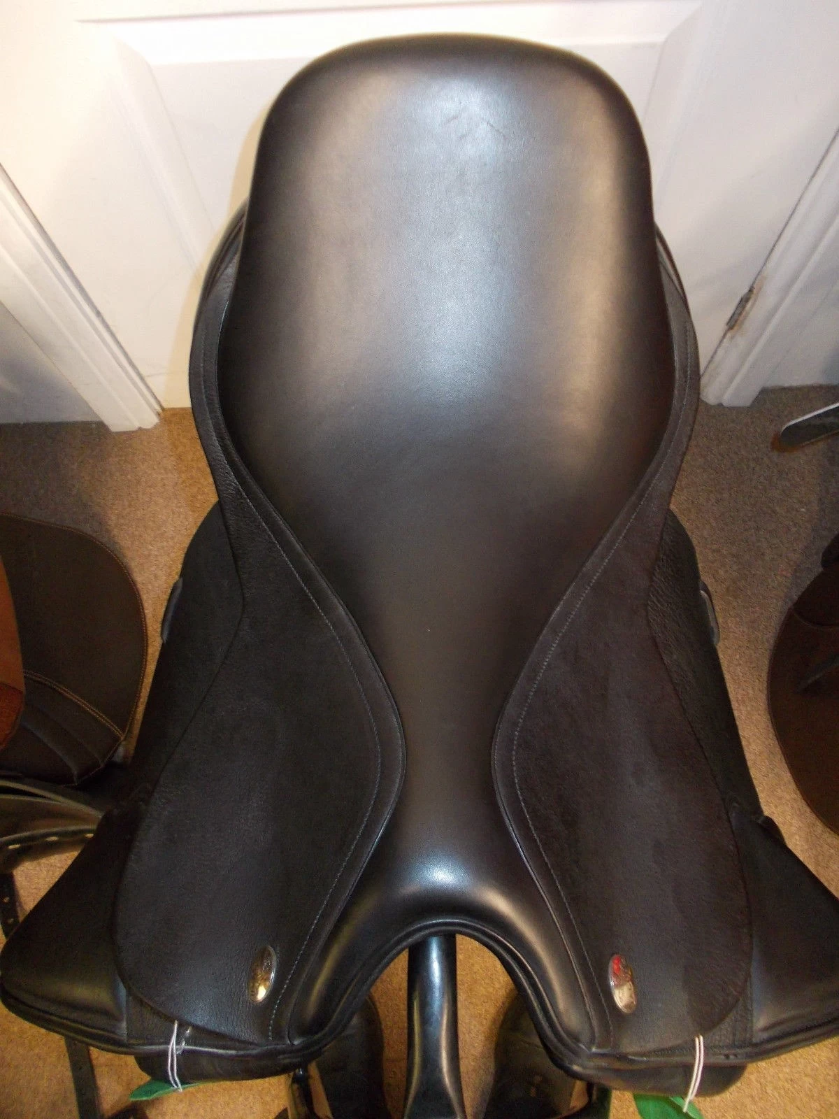 Jaguar Allie Birdy XKC Dressage Saddle 17 1/2" 27 Black Buffalo Leather With Latex Panels Ex Demo 6 Jaguar Allie Birdy XKC Dressage Saddle 17 1/2" 27 Black Buffalo Leather With Latex Panels Ex Demo - Image 6