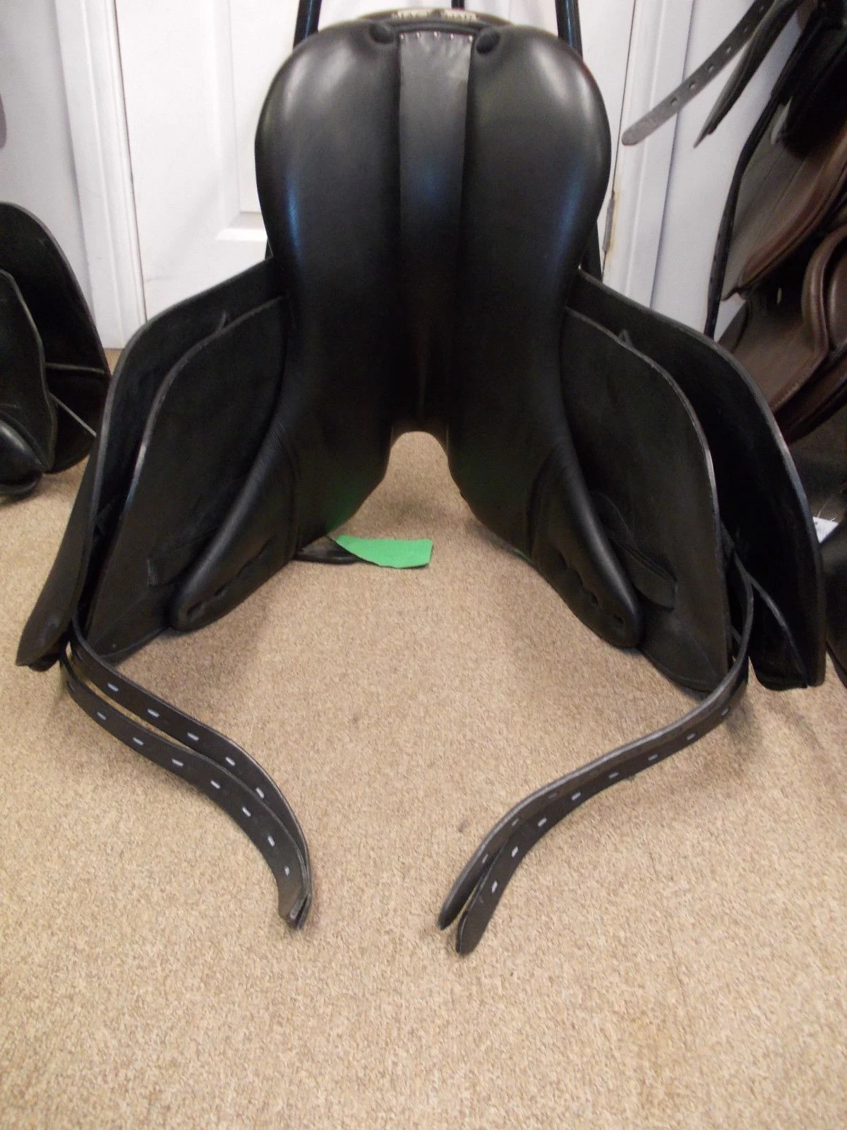 Jaguar Allie Birdy XKC Dressage Saddle 17 1/2" 27 Black Buffalo Leather With Latex Panels Ex Demo 3 Jaguar Allie Birdy XKC Dressage Saddle 17 1/2" 27 Black Buffalo Leather With Latex Panels Ex Demo - Image 3