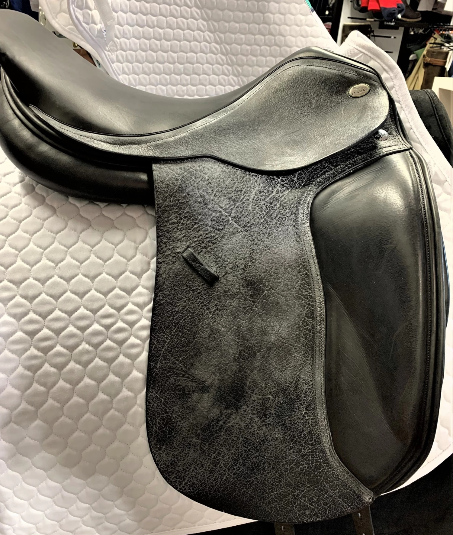 Jaguar Allie Birdy XKC Dressage Saddle 17 1/2" MW (N) Black Buffalo Leather With Latex Panels Ex Demo 1 Jaguar Allie Birdy XKC Dressage Saddle 17 1/2" MW (N) Black Buffalo Leather With Latex Panels Ex Demo