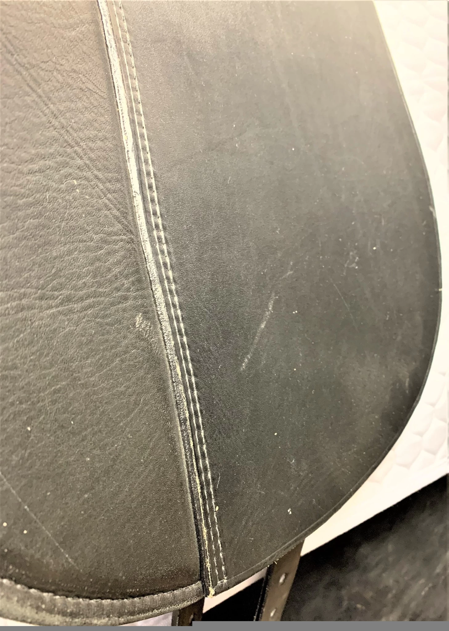 KN Symphonie Dressage Saddle 17" M Black Ex Demo 3 KN Symphonie Dressage Saddle 17" M Black Ex Demo - Image 3