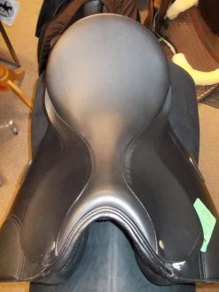 Passier Antares Dressage Saddle 17" M Black Ex Demo -Equestrian Supplies Store passier antares dressage saddle 17 m black ex demo 121309172 n a 332995306