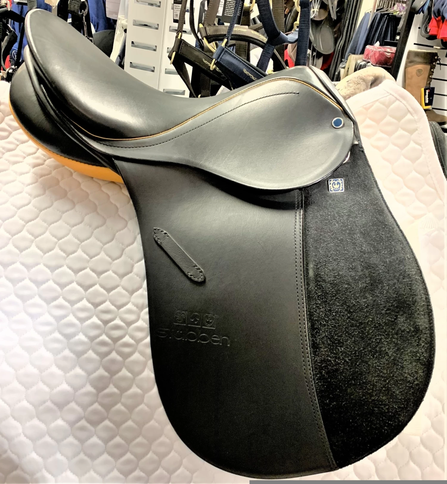 Stubben Rex VSD Saddle 16" 32 Black Ex Demo Black 1 Stubben Rex VSD Saddle 16" 32 Black Ex Demo Black